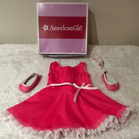 AMERICAN GIRL
Heart Dress - Picture 2 of 8